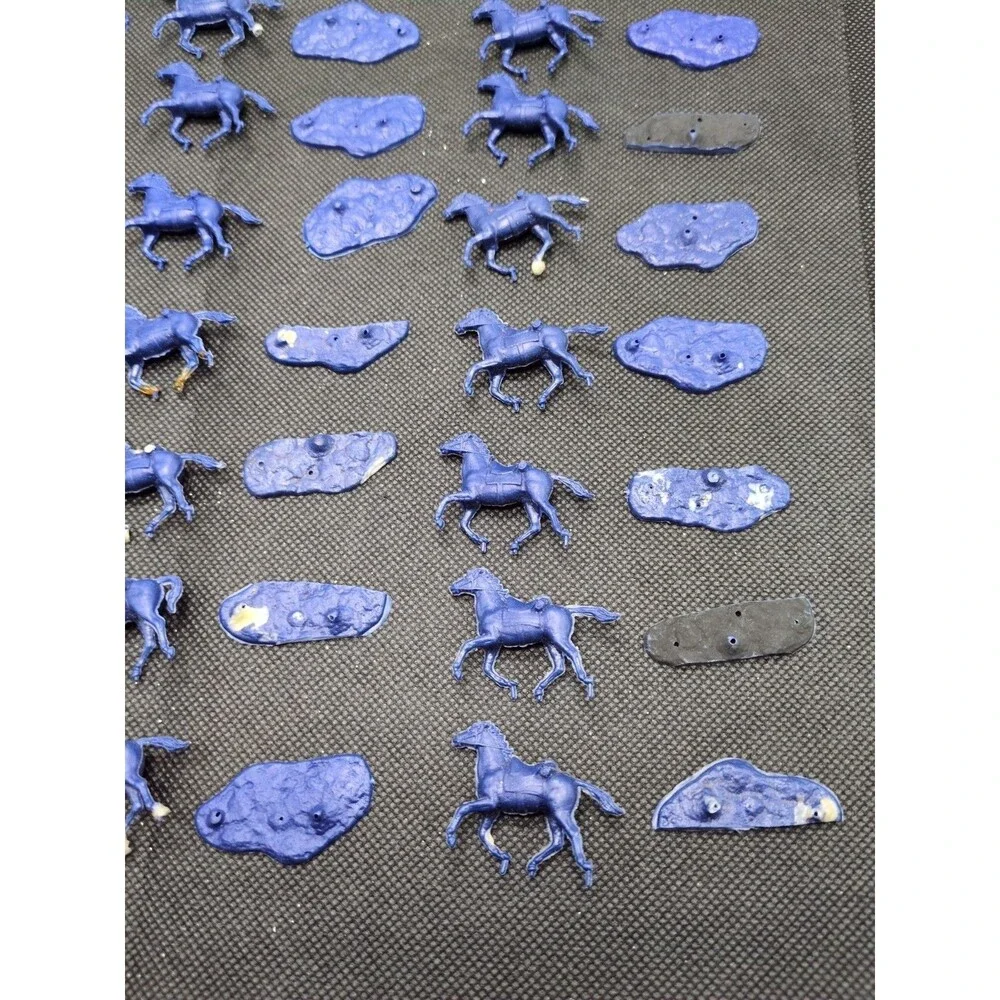 (21) Horse Cavalry Miniatures 1/72 Scale